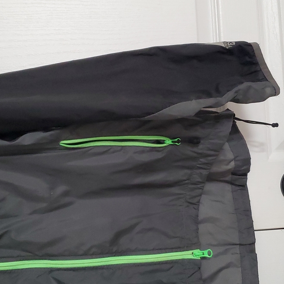 Nike Men's Windbreaker - Picture 3 of 5